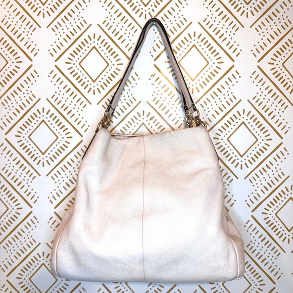 Coach Handbags - Coach Shoulder Bag Cream Pebble Leather Hobo Silver Hardware Everyday Neutral